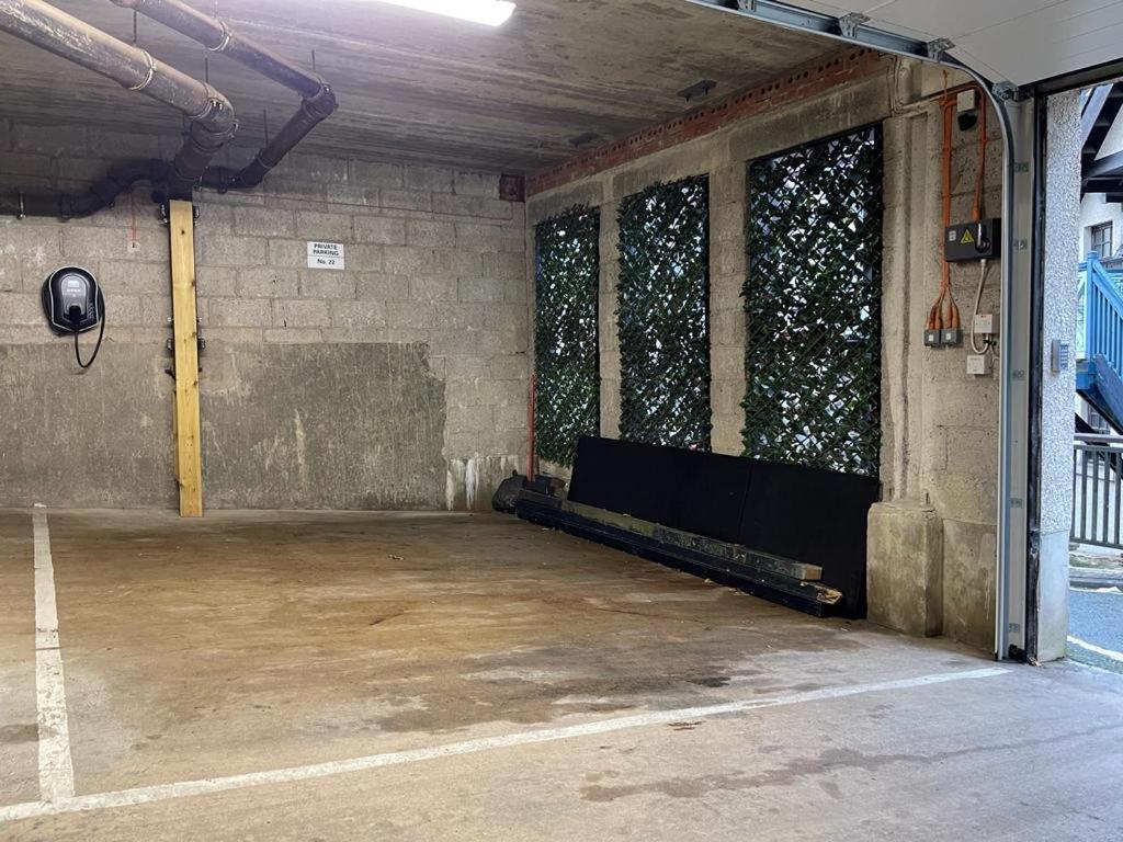 - Edinburgh - Apartment With Balcony And Free, Secure Garage Parking Exterior foto